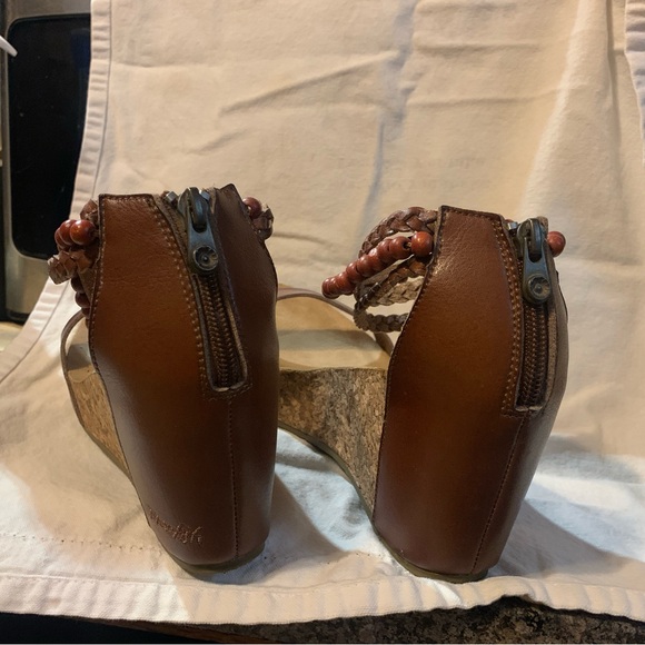 Blowfish Malibu Hapuku Wedge Heel Sandal - Picture 1 of 6